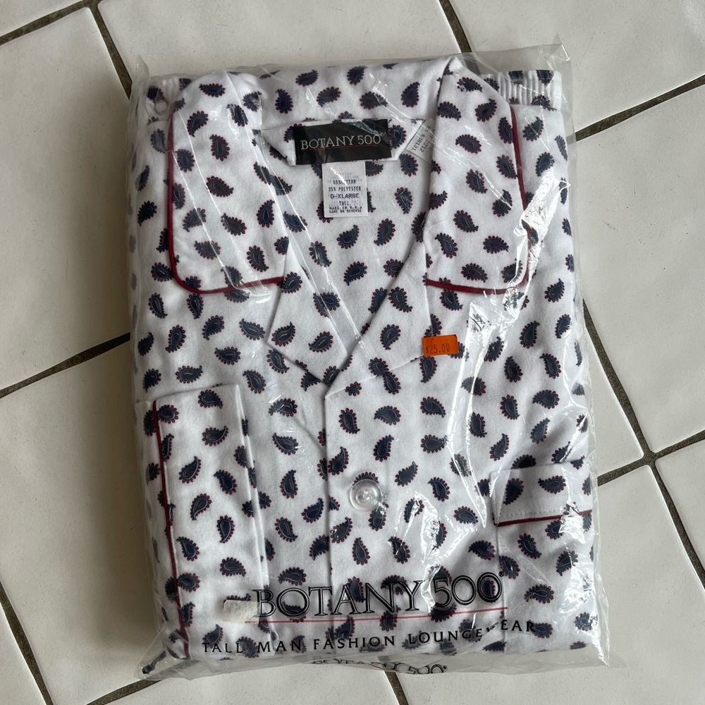 NWT Men’s Botony 500 Traditional Pajama Set Pants and Shirt